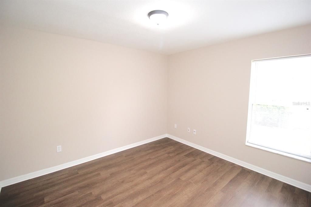 En Renta: $2,350 (4 camas, 3 baños, 2420 Pies cuadrados)