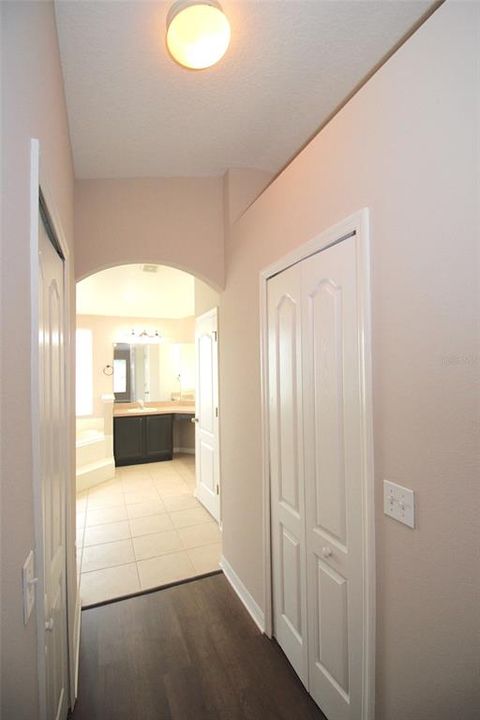 En Renta: $2,350 (4 camas, 3 baños, 2420 Pies cuadrados)