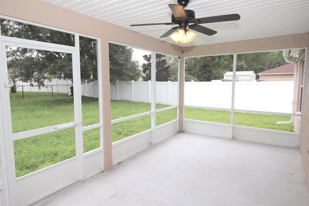 En Renta: $2,350 (4 camas, 3 baños, 2420 Pies cuadrados)