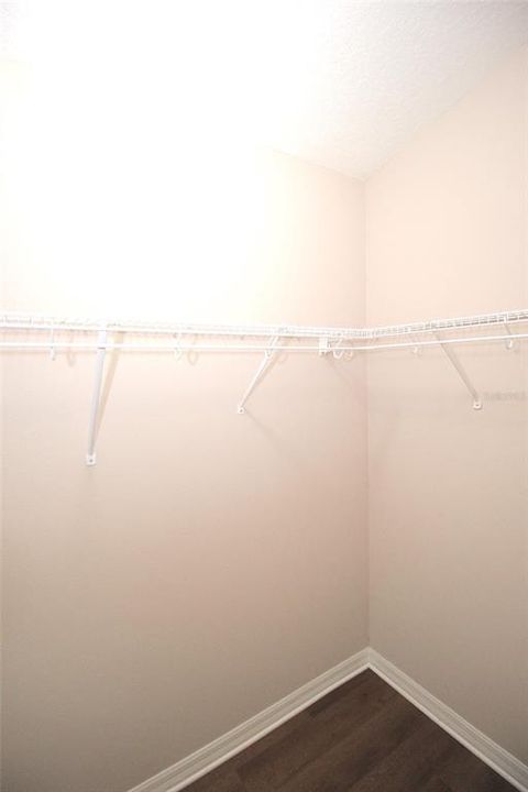 En Renta: $2,350 (4 camas, 3 baños, 2420 Pies cuadrados)