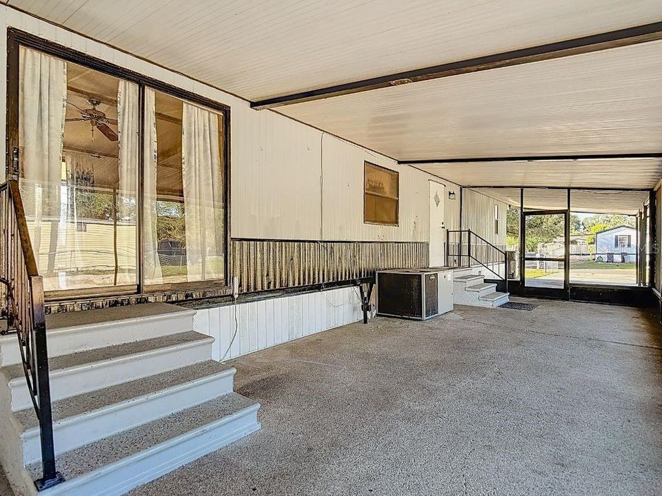 На продажу: $170,000 (2 спален, 2 ванн, 840 Квадратных фут)