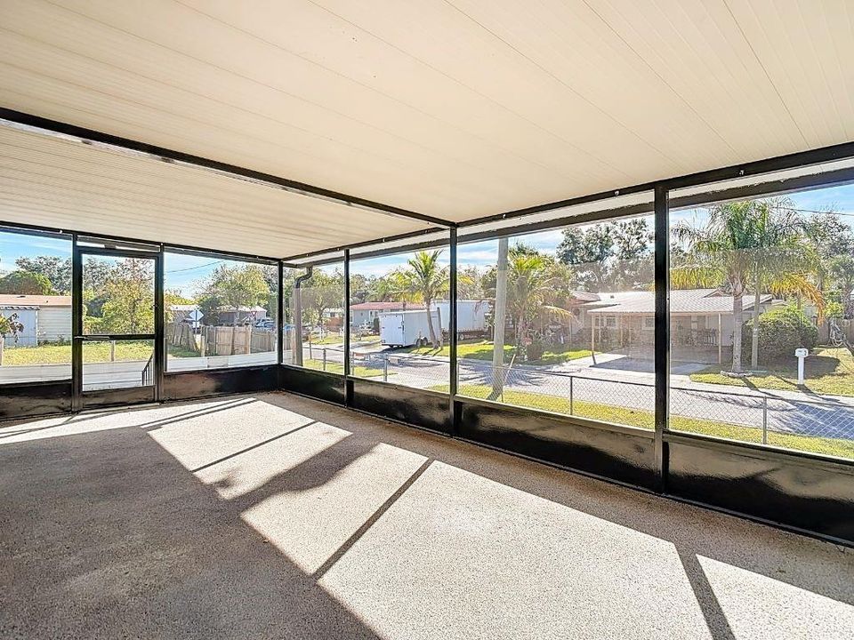 На продажу: $170,000 (2 спален, 2 ванн, 840 Квадратных фут)