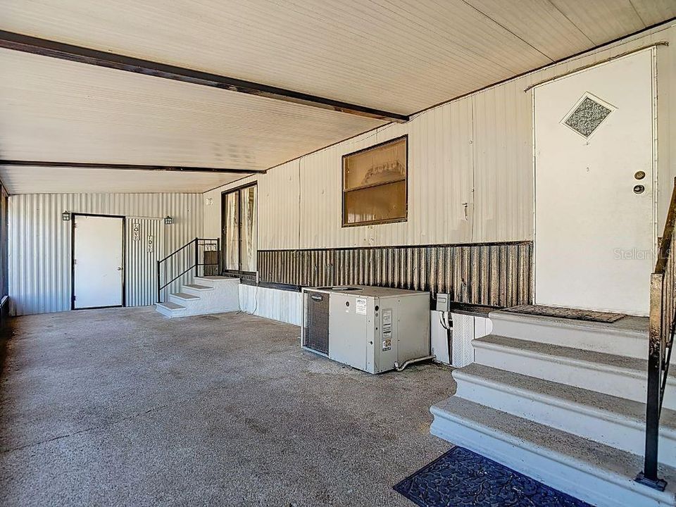 На продажу: $170,000 (2 спален, 2 ванн, 840 Квадратных фут)