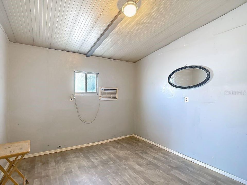 На продажу: $170,000 (2 спален, 2 ванн, 840 Квадратных фут)