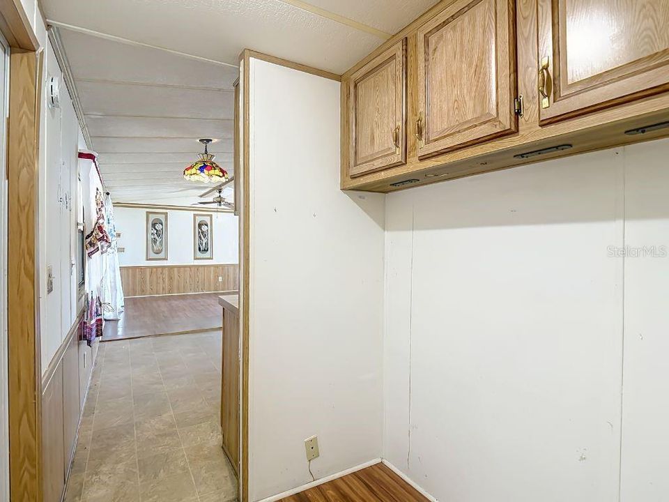 На продажу: $170,000 (2 спален, 2 ванн, 840 Квадратных фут)