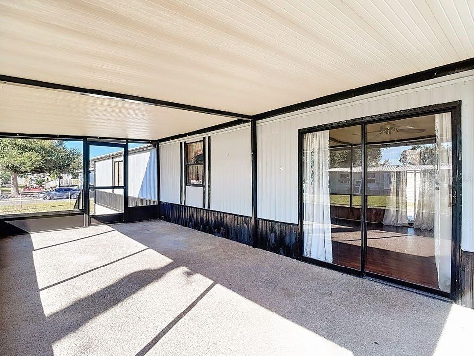 На продажу: $170,000 (2 спален, 2 ванн, 840 Квадратных фут)