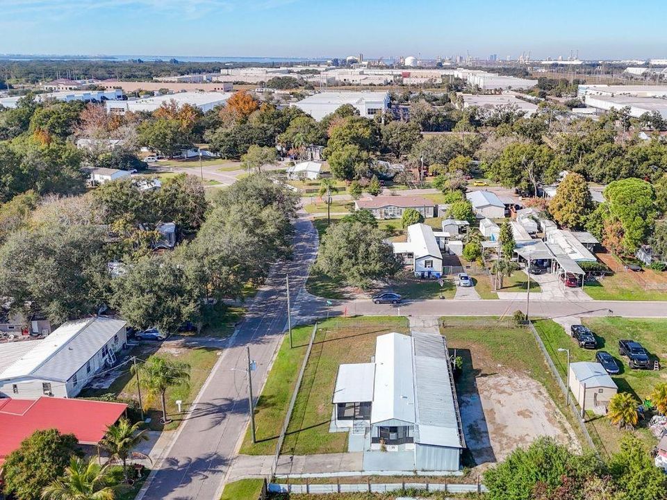 На продажу: $170,000 (2 спален, 2 ванн, 840 Квадратных фут)