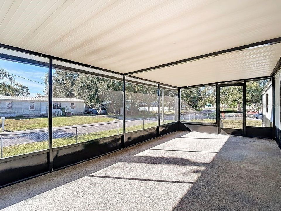 На продажу: $170,000 (2 спален, 2 ванн, 840 Квадратных фут)