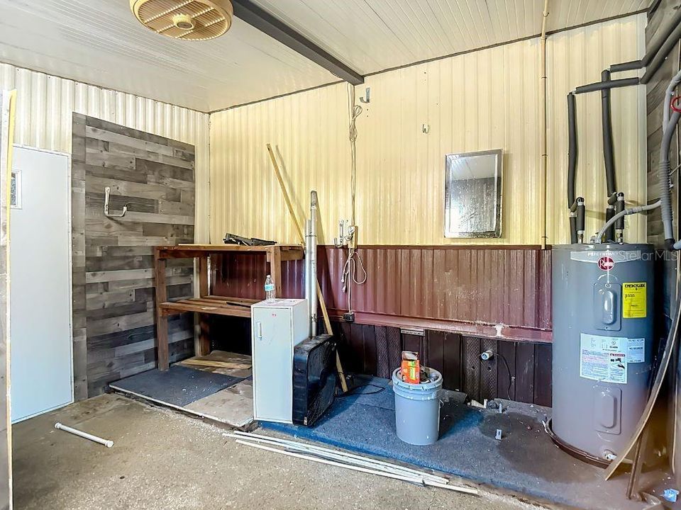 На продажу: $170,000 (2 спален, 2 ванн, 840 Квадратных фут)