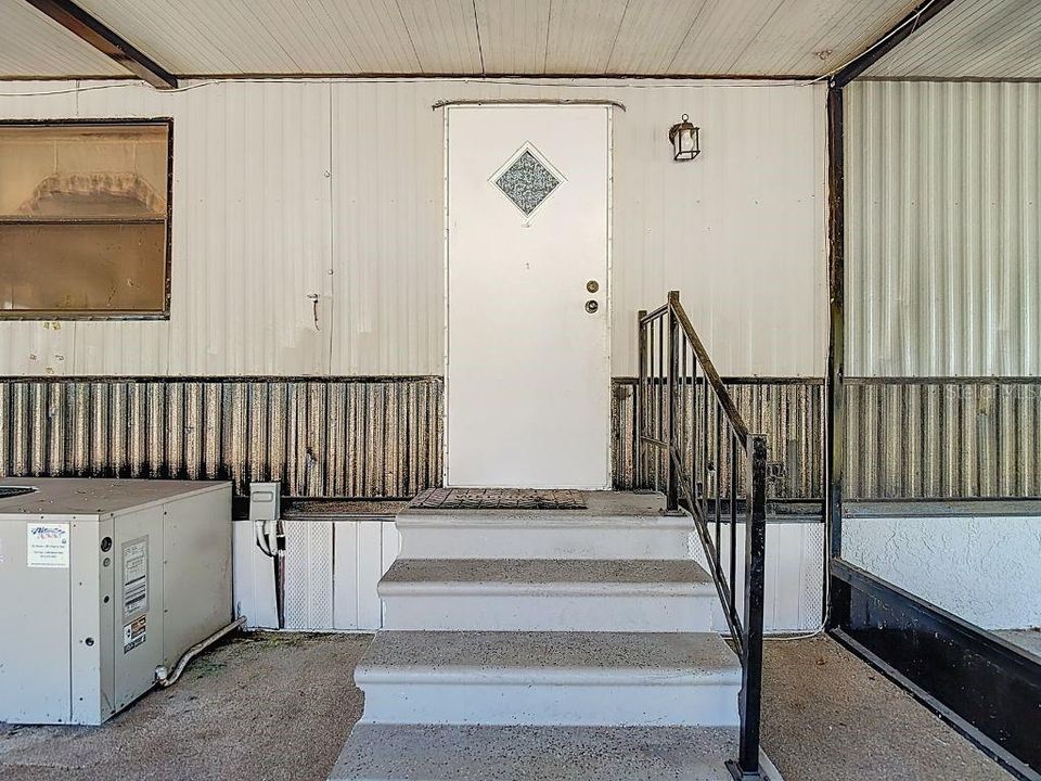 На продажу: $170,000 (2 спален, 2 ванн, 840 Квадратных фут)