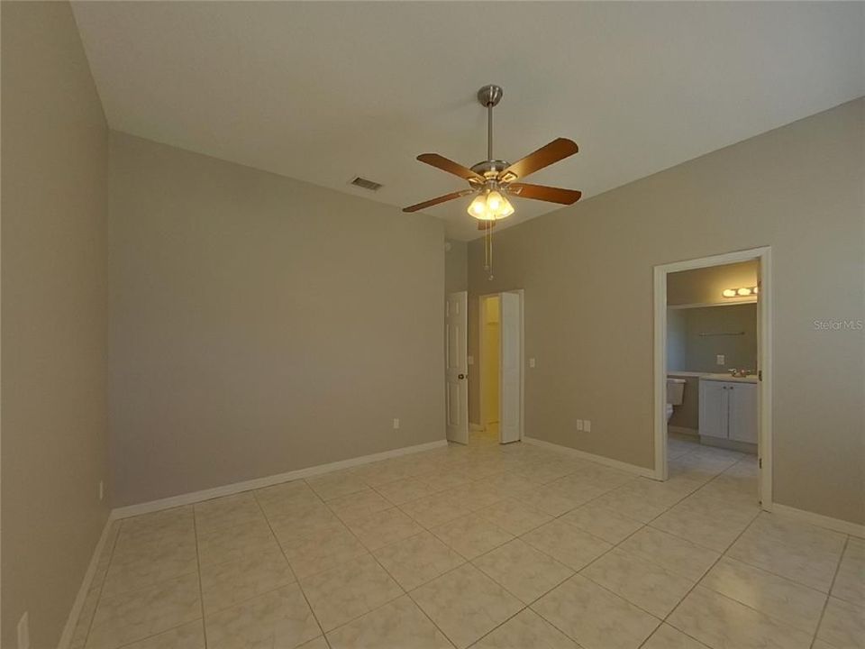 For Rent: $2,029 (3 beds, 2 baths, 1374 Square Feet)