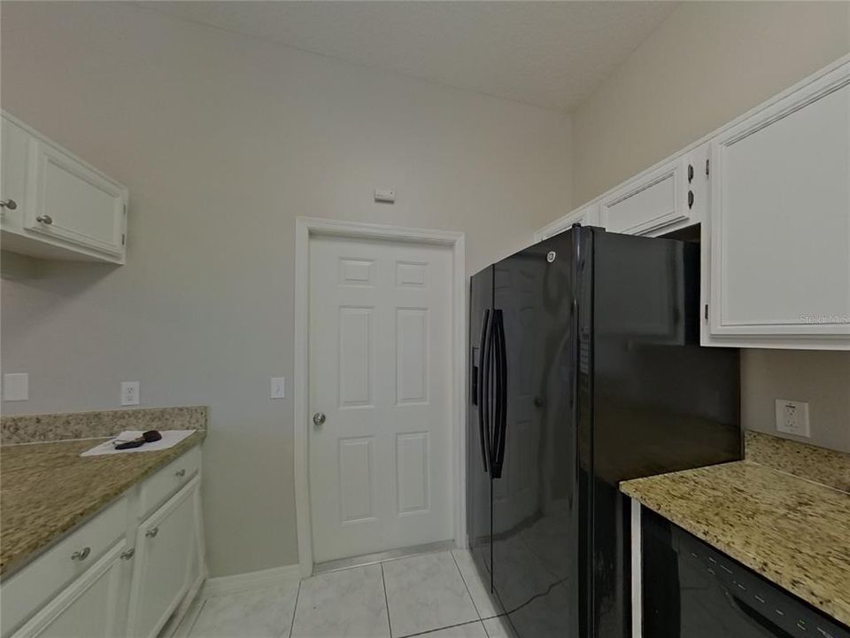 For Rent: $2,029 (3 beds, 2 baths, 1374 Square Feet)
