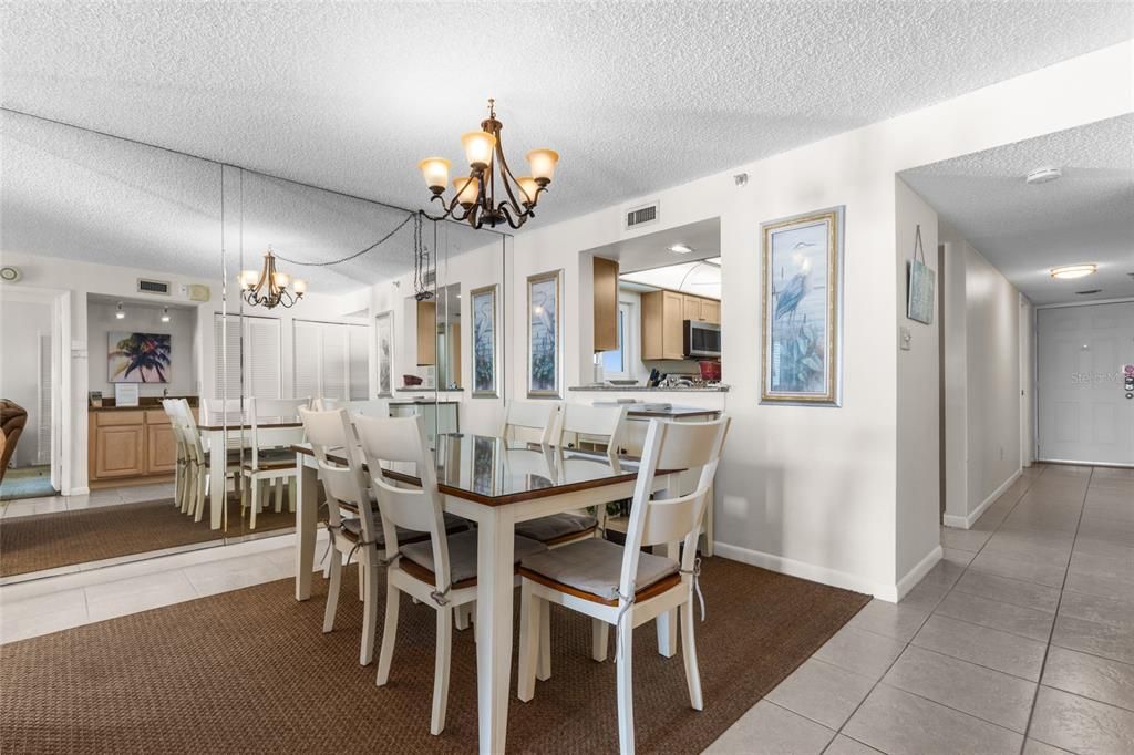 For Sale: $1,225,000 (3 beds, 2 baths, 1280 Square Feet)