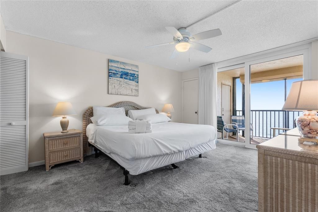 For Sale: $1,225,000 (3 beds, 2 baths, 1280 Square Feet)