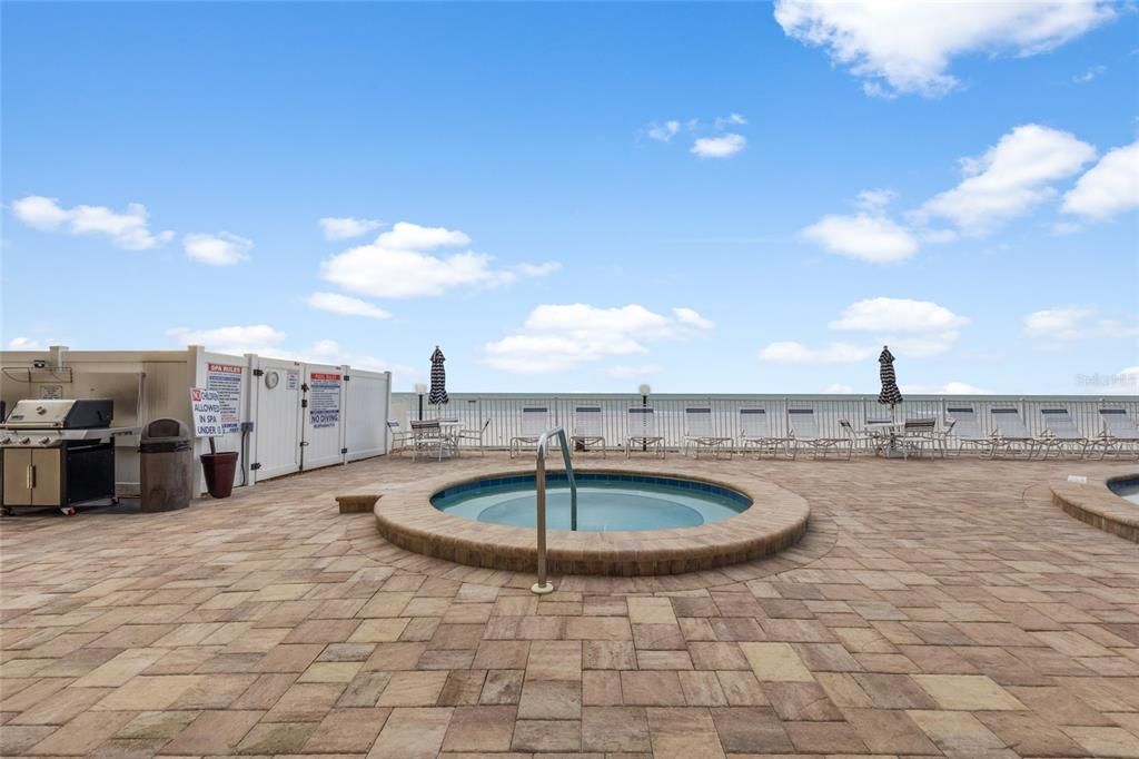 For Sale: $1,225,000 (3 beds, 2 baths, 1280 Square Feet)