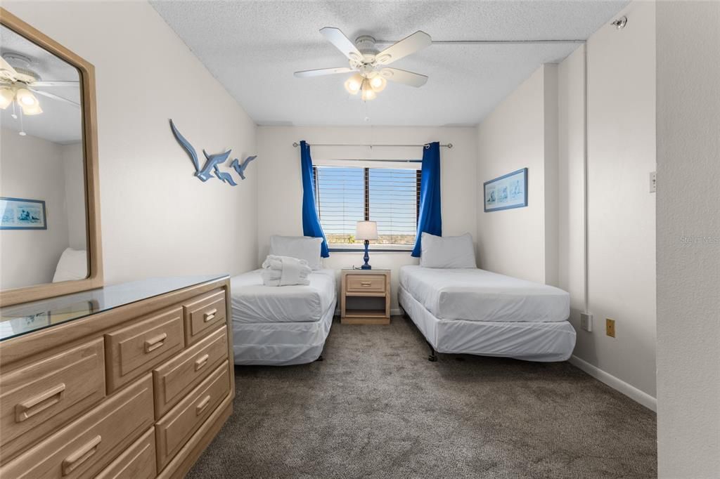 For Sale: $1,225,000 (3 beds, 2 baths, 1280 Square Feet)