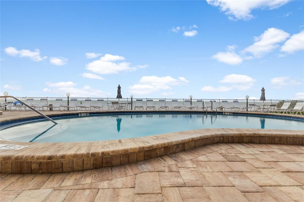 For Sale: $1,225,000 (3 beds, 2 baths, 1280 Square Feet)