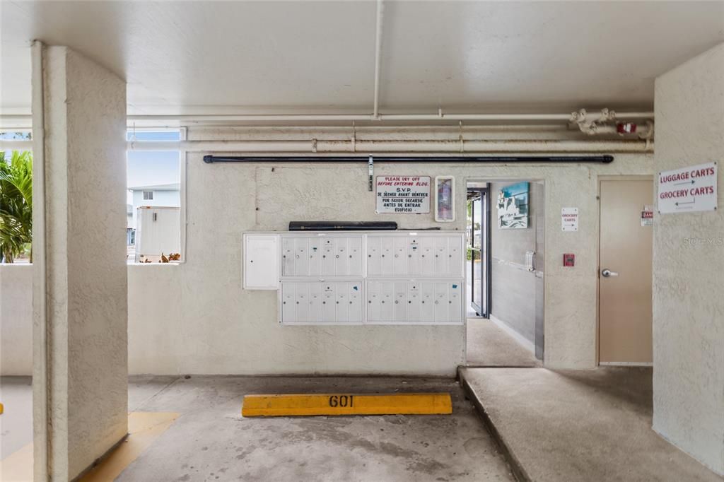 For Sale: $1,225,000 (3 beds, 2 baths, 1280 Square Feet)