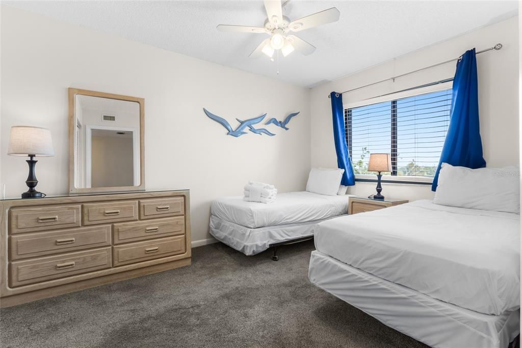 For Sale: $1,225,000 (3 beds, 2 baths, 1280 Square Feet)