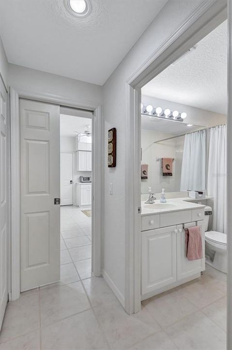 待售: $239,000 (2 贝兹, 2 浴室, 1352 平方英尺)