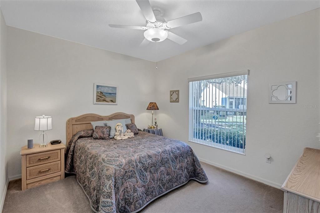 待售: $239,000 (2 贝兹, 2 浴室, 1352 平方英尺)