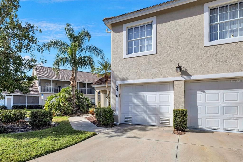 待售: $239,000 (2 贝兹, 2 浴室, 1352 平方英尺)