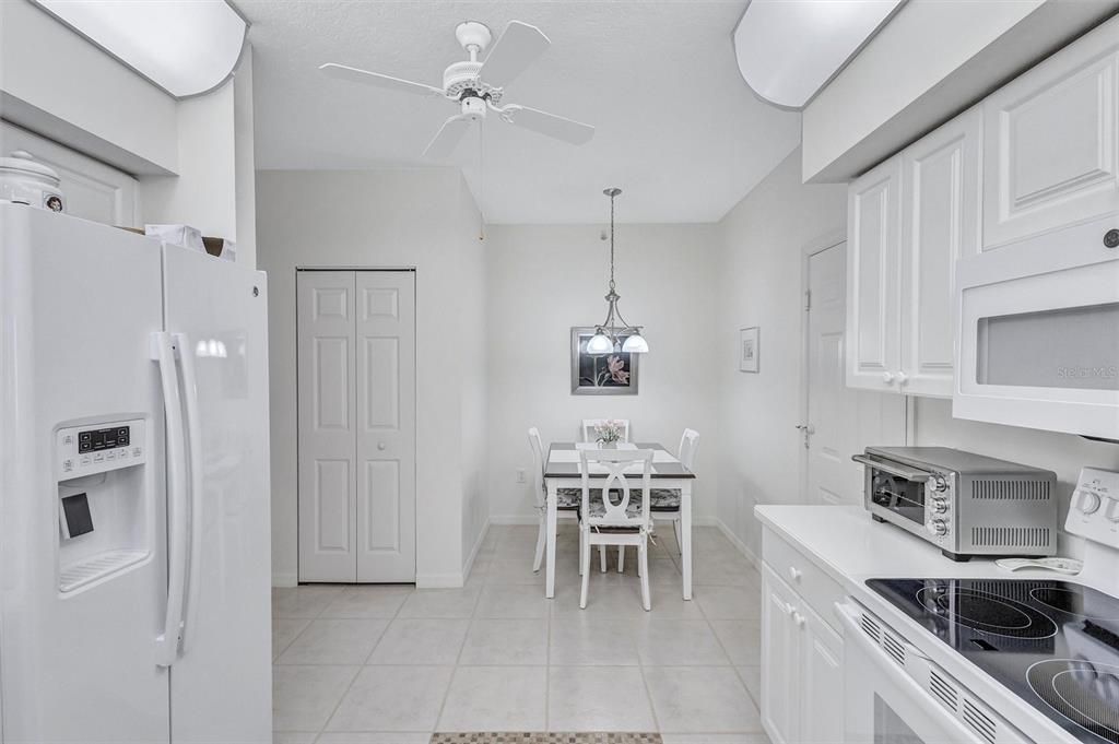 待售: $239,000 (2 贝兹, 2 浴室, 1352 平方英尺)