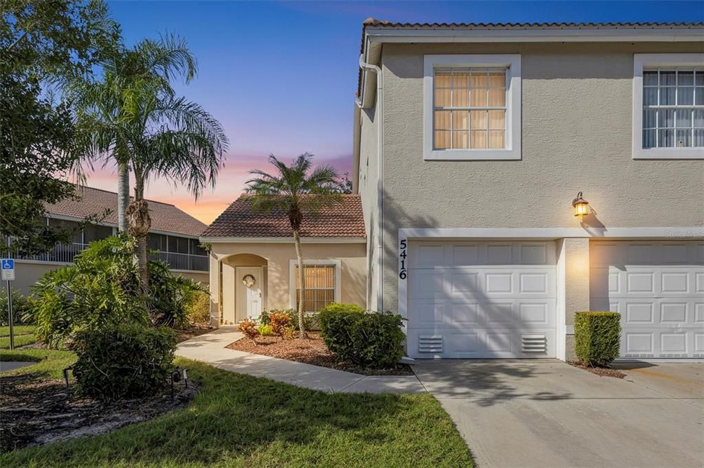 待售: $239,000 (2 贝兹, 2 浴室, 1352 平方英尺)