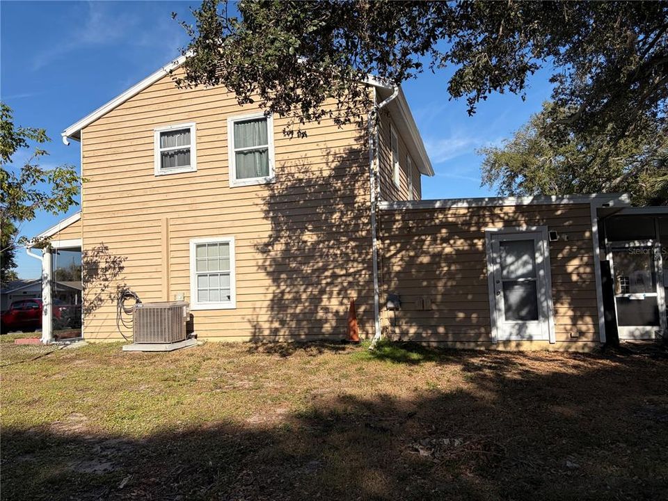 На продажу: $350,000 (4 спален, 2 ванн, 2108 Квадратных фут)