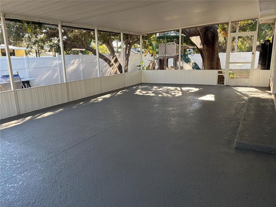 На продажу: $350,000 (4 спален, 2 ванн, 2108 Квадратных фут)