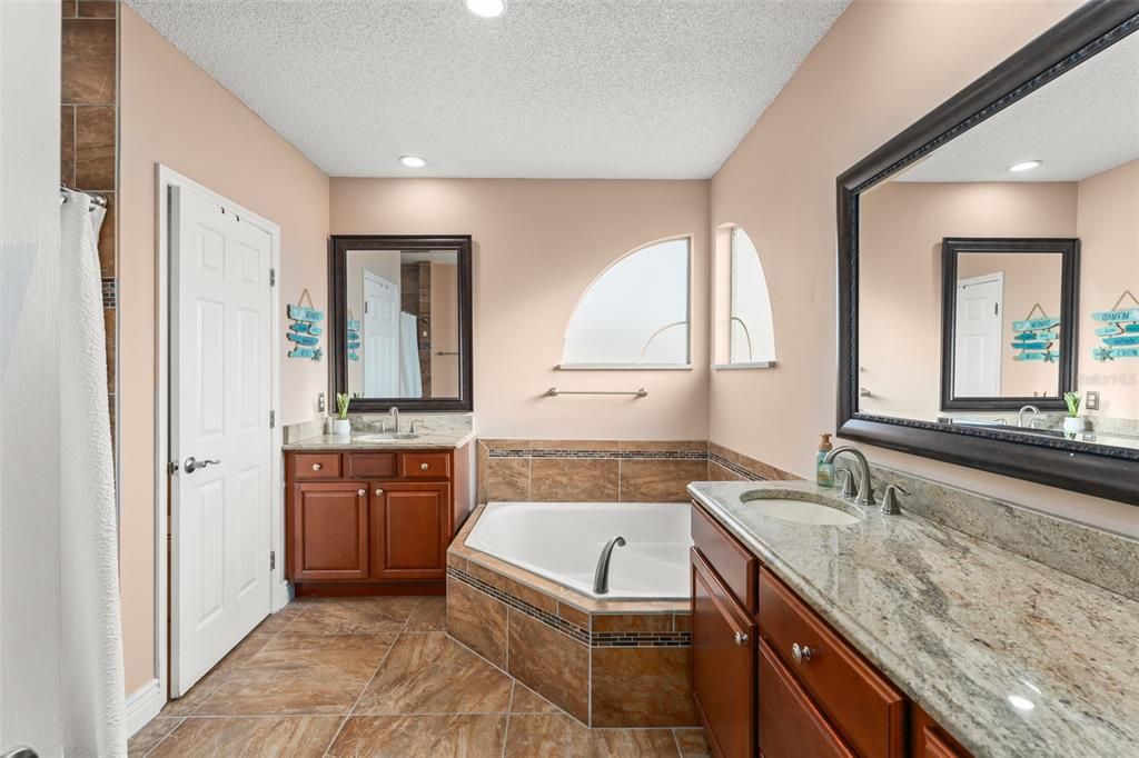 待售: $585,000 (4 贝兹, 4 浴室, 2622 平方英尺)