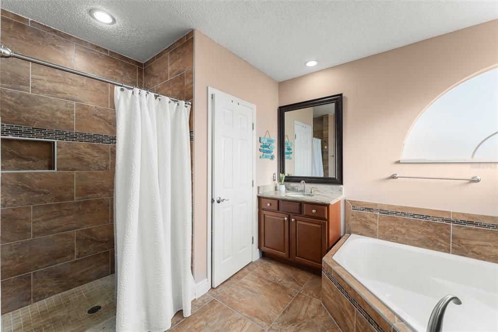 待售: $585,000 (4 贝兹, 4 浴室, 2622 平方英尺)