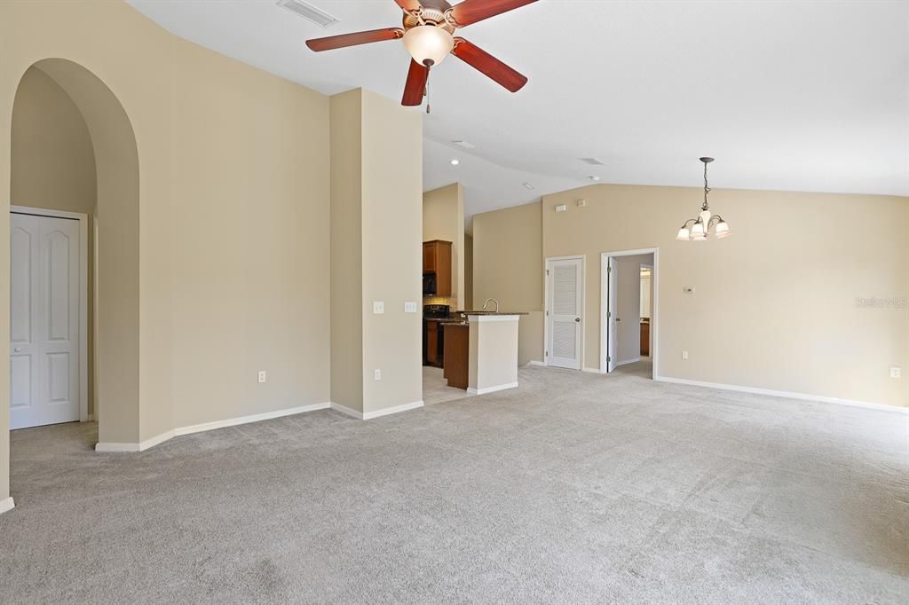 For Rent: $2,000 (2 beds, 2 baths, 1253 Square Feet)