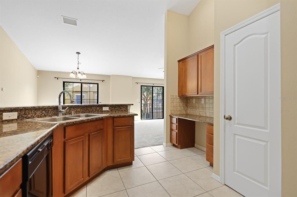 For Rent: $2,000 (2 beds, 2 baths, 1253 Square Feet)