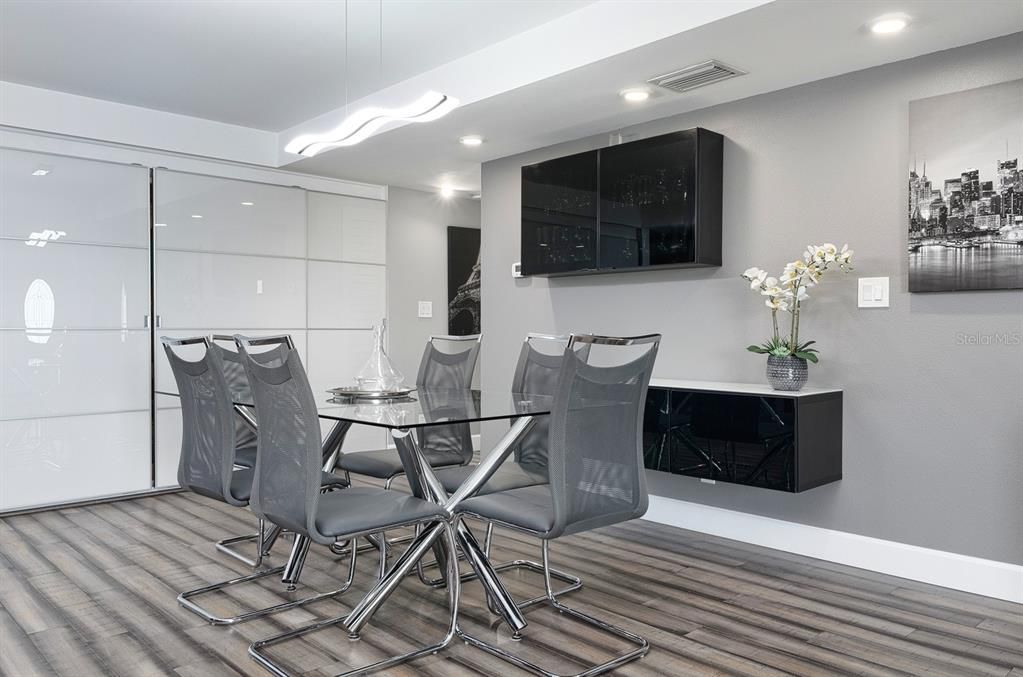 For Sale: $3,200,000 (8 beds, 7 baths, 4312 Square Feet)