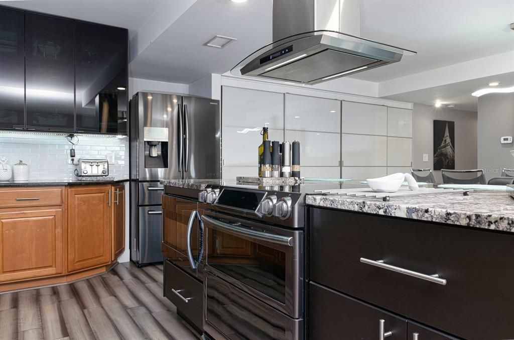 For Sale: $3,200,000 (8 beds, 7 baths, 4312 Square Feet)