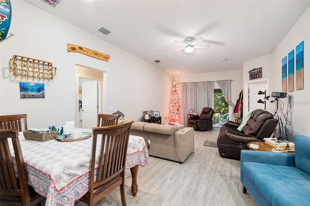 For Sale: $279,000 (3 beds, 2 baths, 1744 Square Feet)