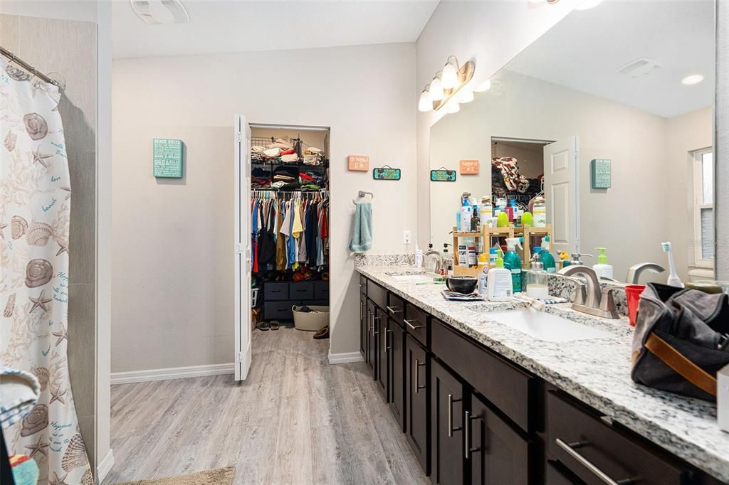 For Sale: $279,000 (3 beds, 2 baths, 1744 Square Feet)