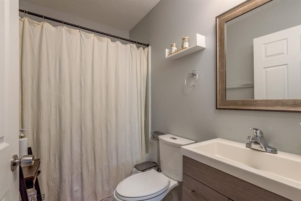 For Sale: $175,000 (2 beds, 2 baths, 1095 Square Feet)