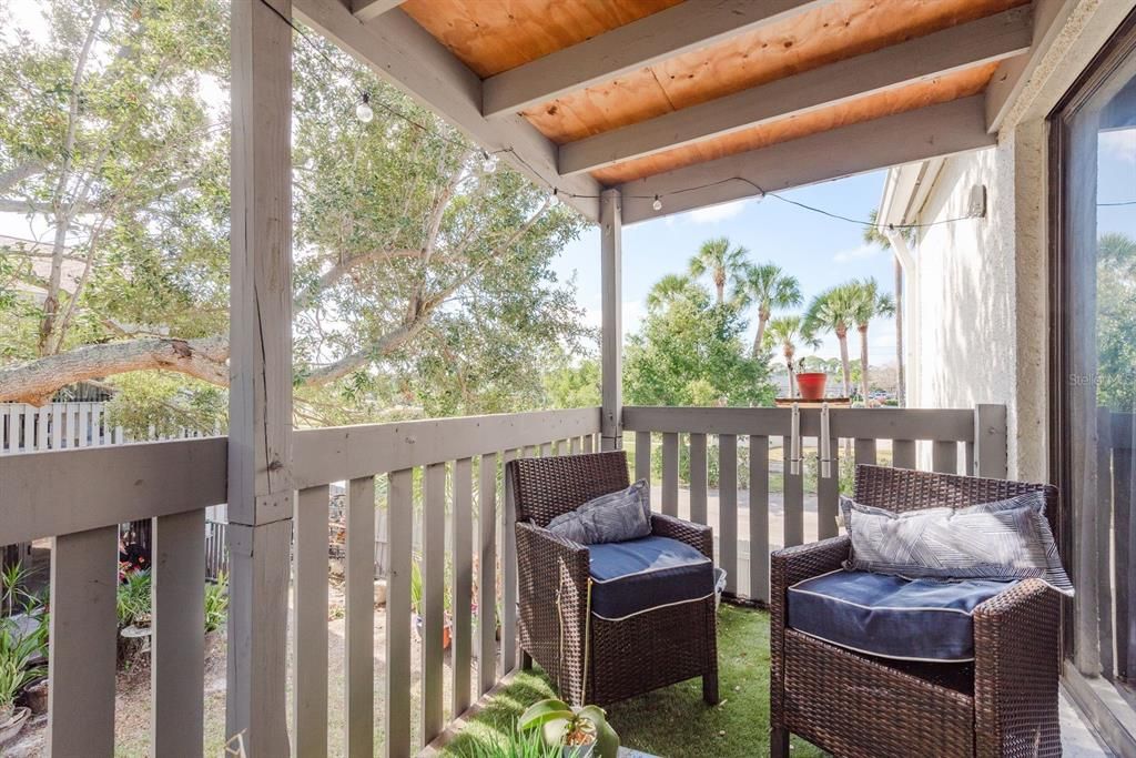 For Sale: $175,000 (2 beds, 2 baths, 1095 Square Feet)