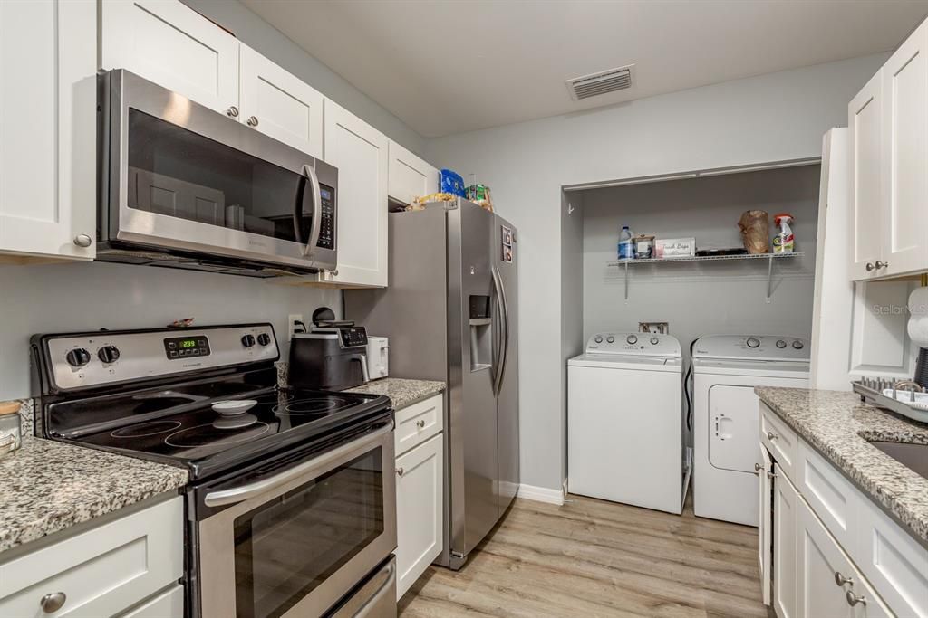 For Sale: $175,000 (2 beds, 2 baths, 1095 Square Feet)