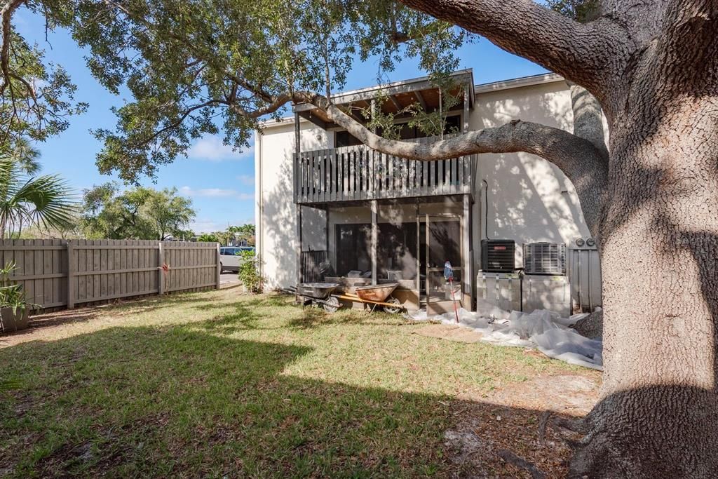 For Sale: $175,000 (2 beds, 2 baths, 1095 Square Feet)