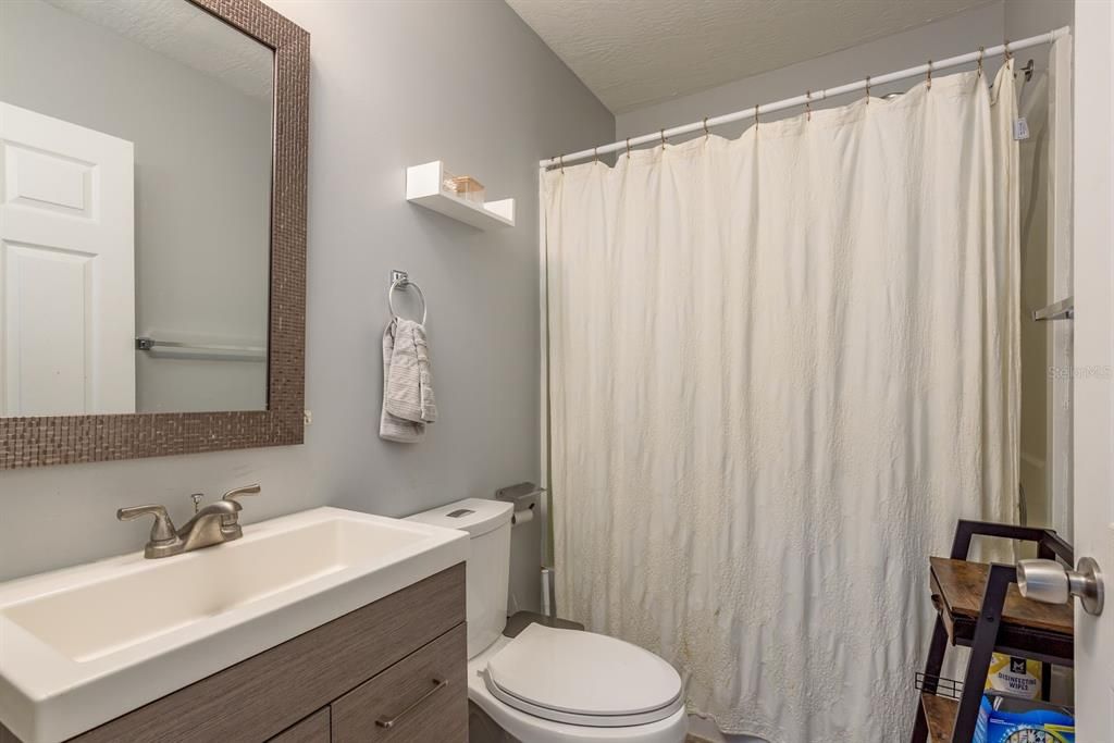 For Sale: $175,000 (2 beds, 2 baths, 1095 Square Feet)