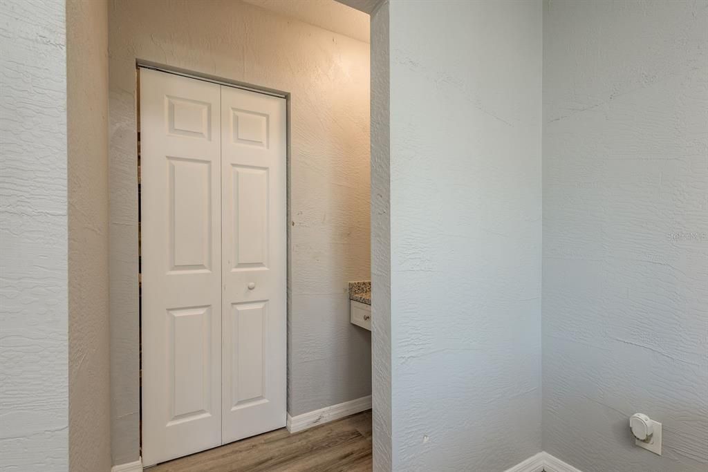 For Sale: $175,000 (2 beds, 2 baths, 1095 Square Feet)