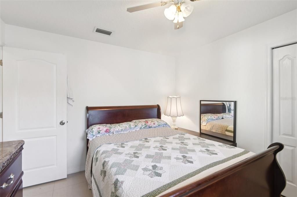 待售: $450,000 (4 贝兹, 2 浴室, 1806 平方英尺)