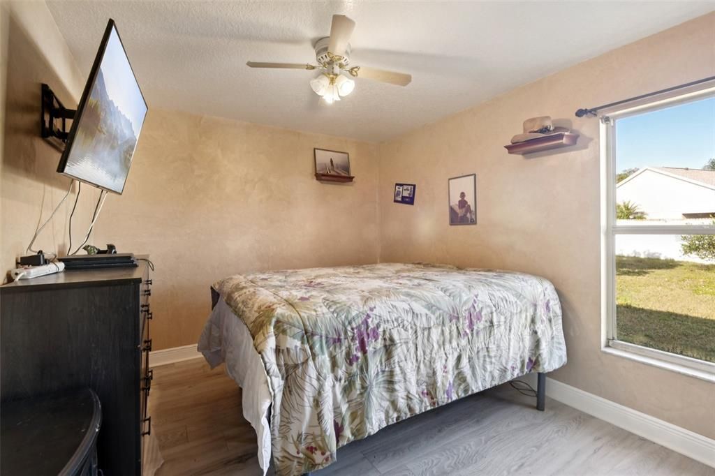 待售: $450,000 (4 贝兹, 2 浴室, 1806 平方英尺)