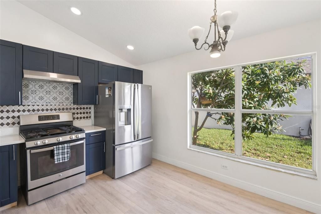 待售: $450,000 (4 贝兹, 2 浴室, 1806 平方英尺)