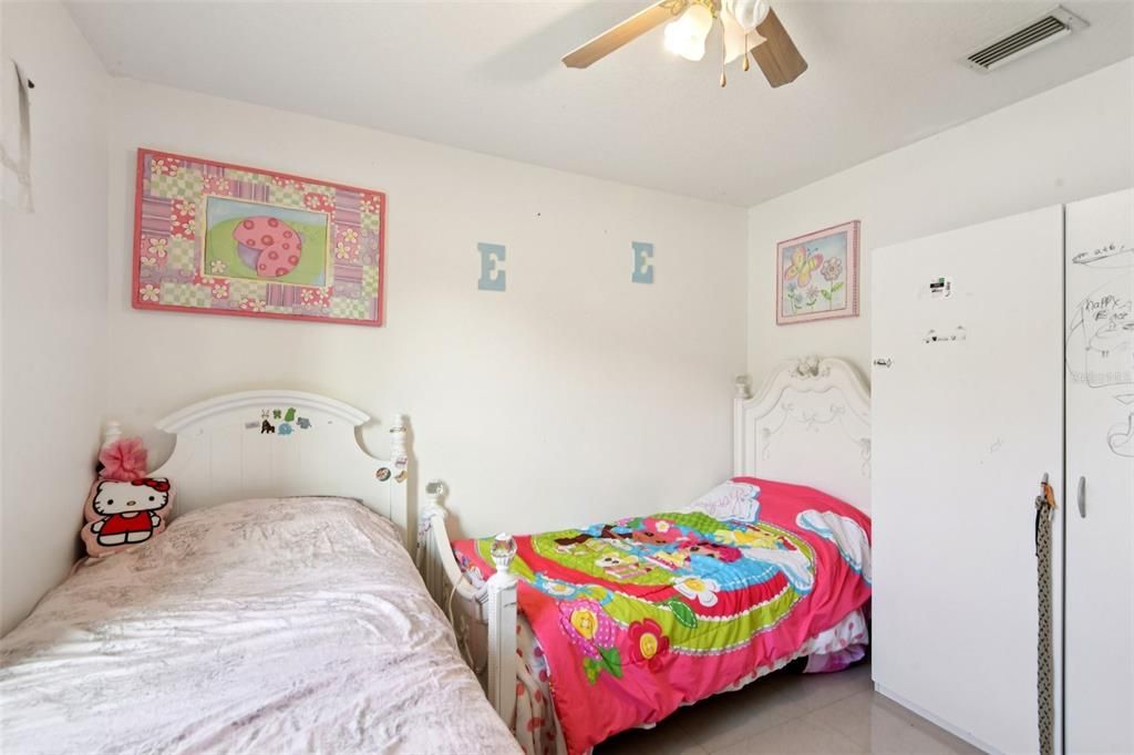 待售: $450,000 (4 贝兹, 2 浴室, 1806 平方英尺)