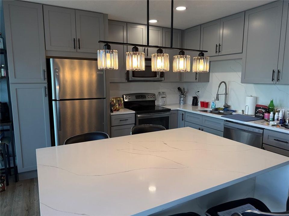 待售: $320,000 (1 贝兹, 1 浴室, 650 平方英尺)