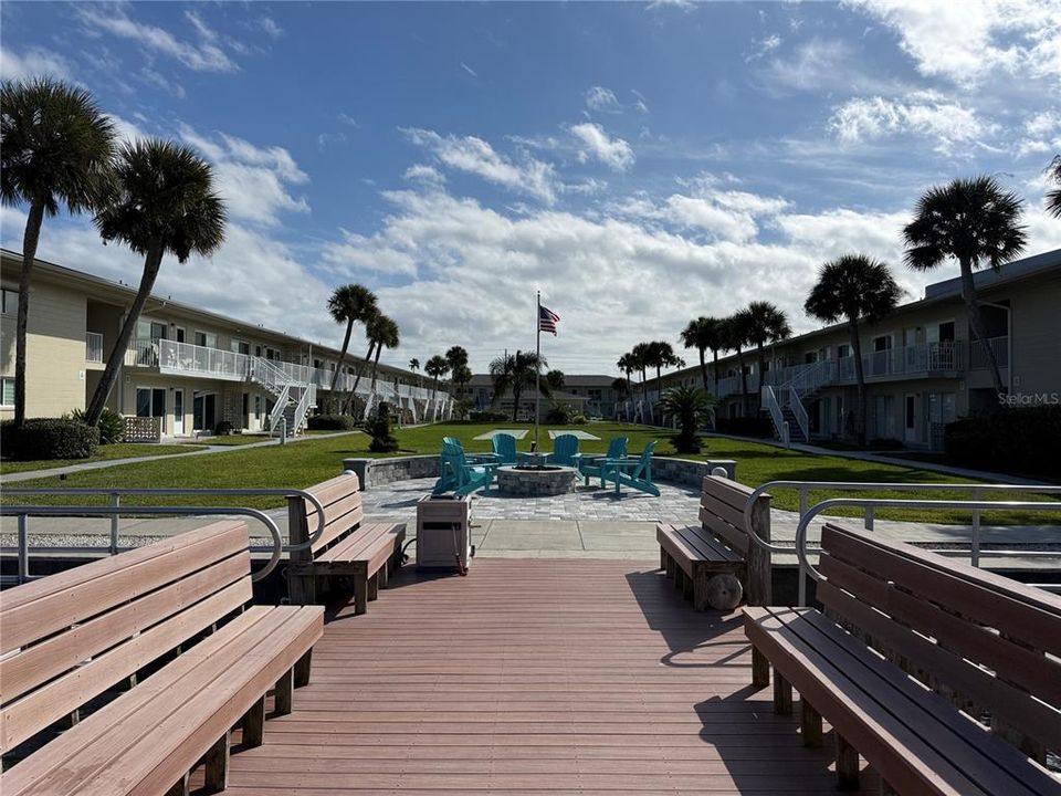 待售: $320,000 (1 贝兹, 1 浴室, 650 平方英尺)